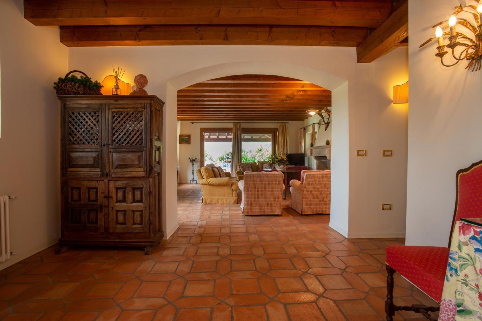 Tenuta Castagnera Villa *