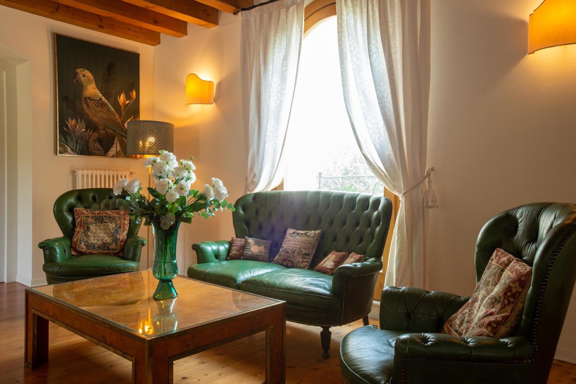Tenuta Castagnera Villa *