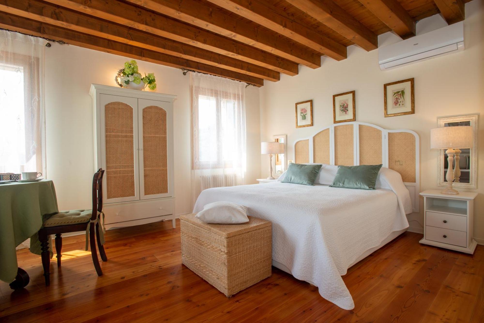 Tenuta Castagnera Villa *