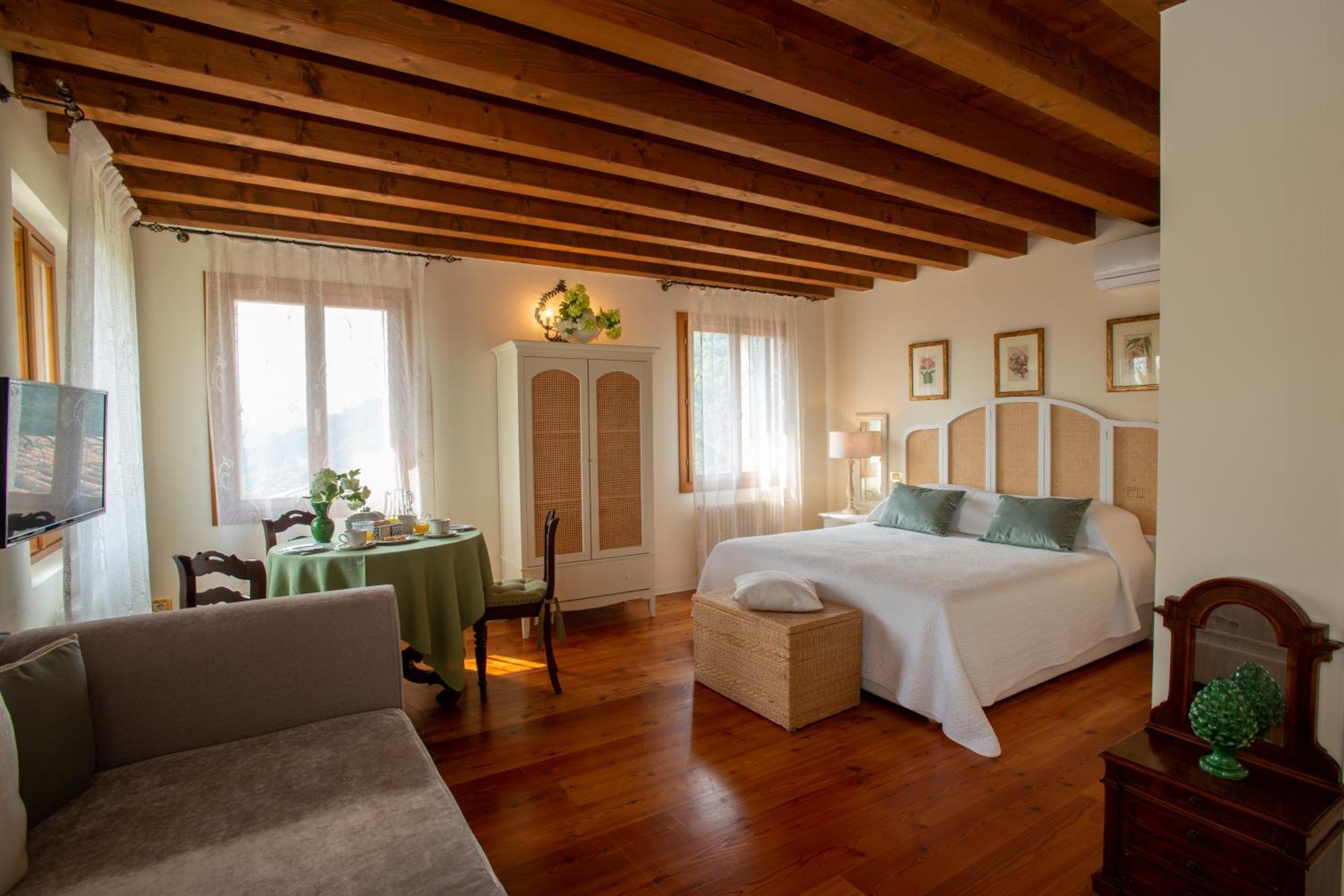 Tenuta Castagnera *