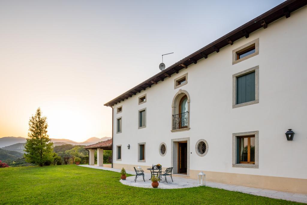 Tenuta Castagnera Villa *