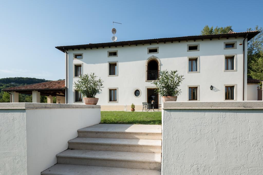 Tenuta Castagnera Villa